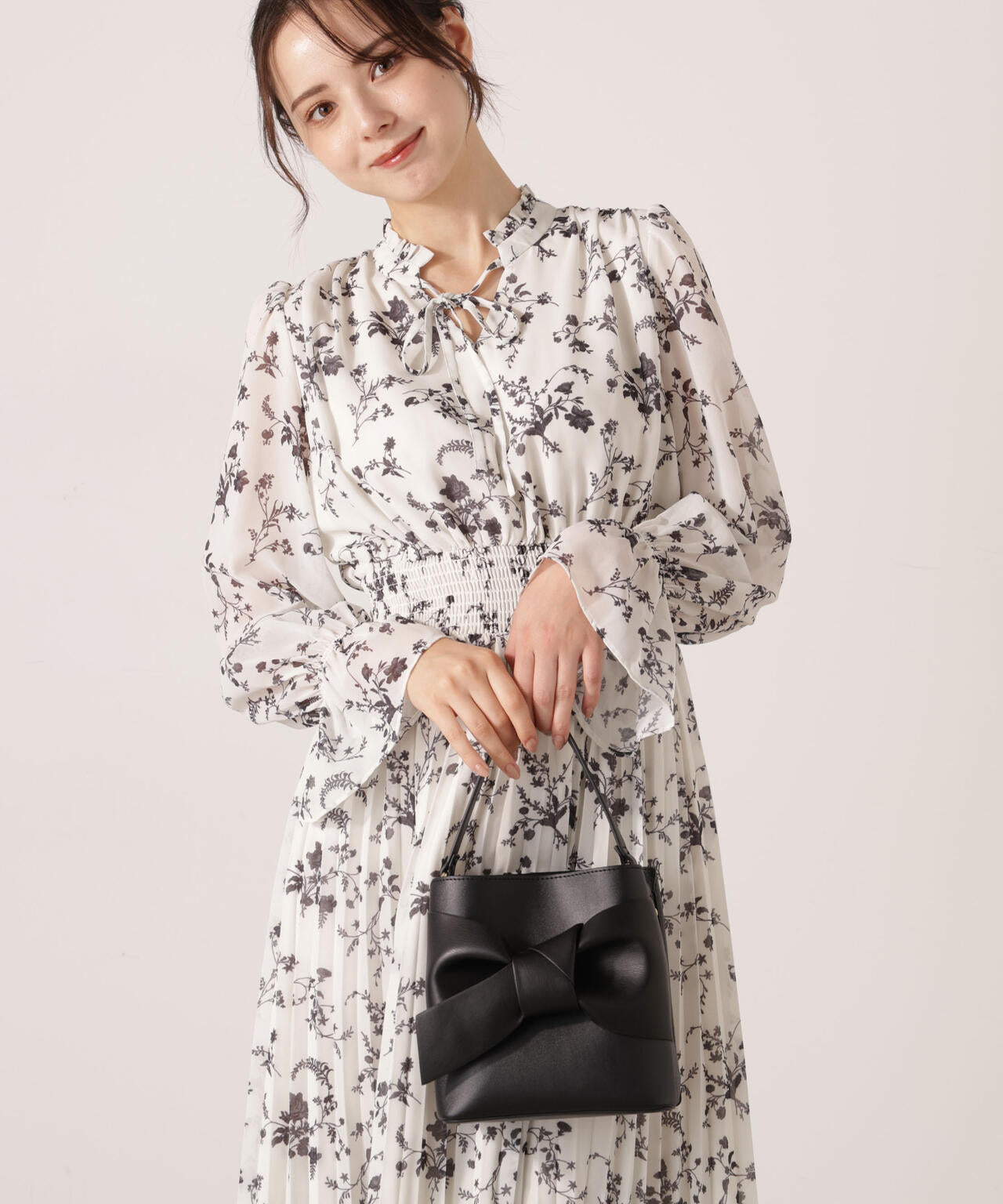 ほぼ未使用品✨プリーツプリーズ Terry Johnson コラボ ワンピース 加藤栞さん着用】花柄プリーツワンピース | PROPORTION BODY DRESSING