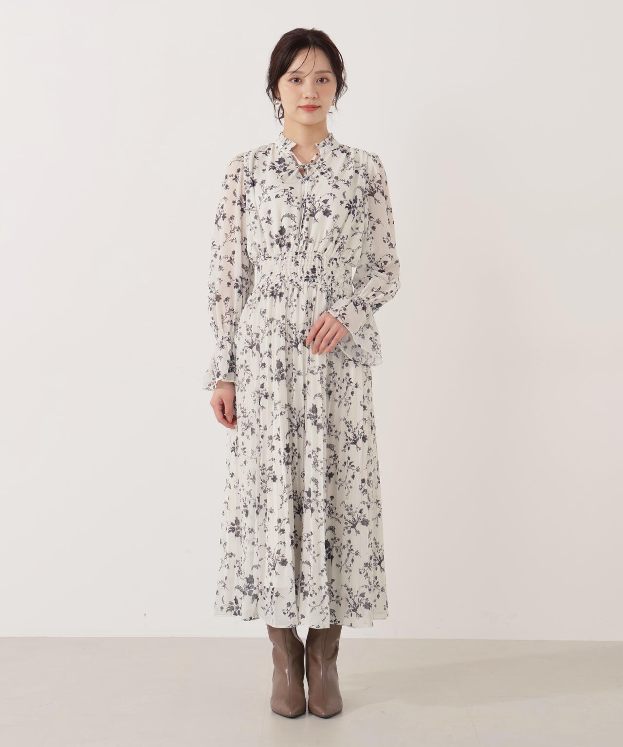加藤栞さん着用】花柄プリーツワンピース | PROPORTION BODY DRESSING
