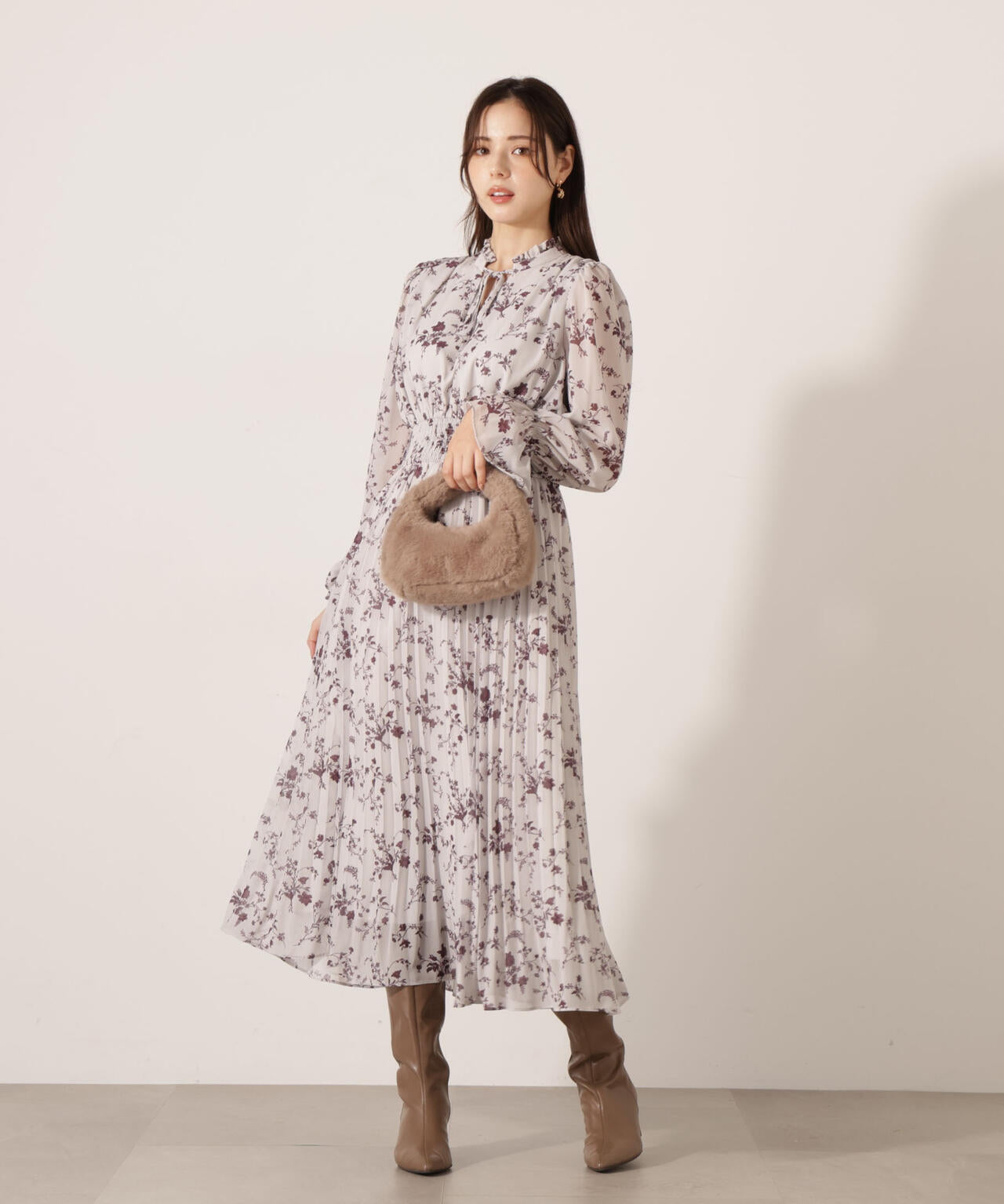 【加藤栞さん着用】花柄プリーツワンピース