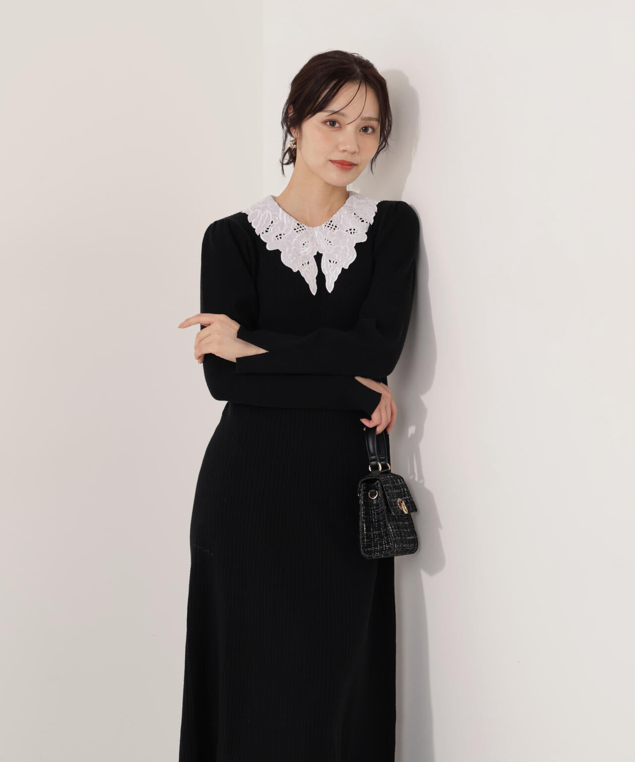 【加藤栞さん着用】レース襟付きニットワンピース
