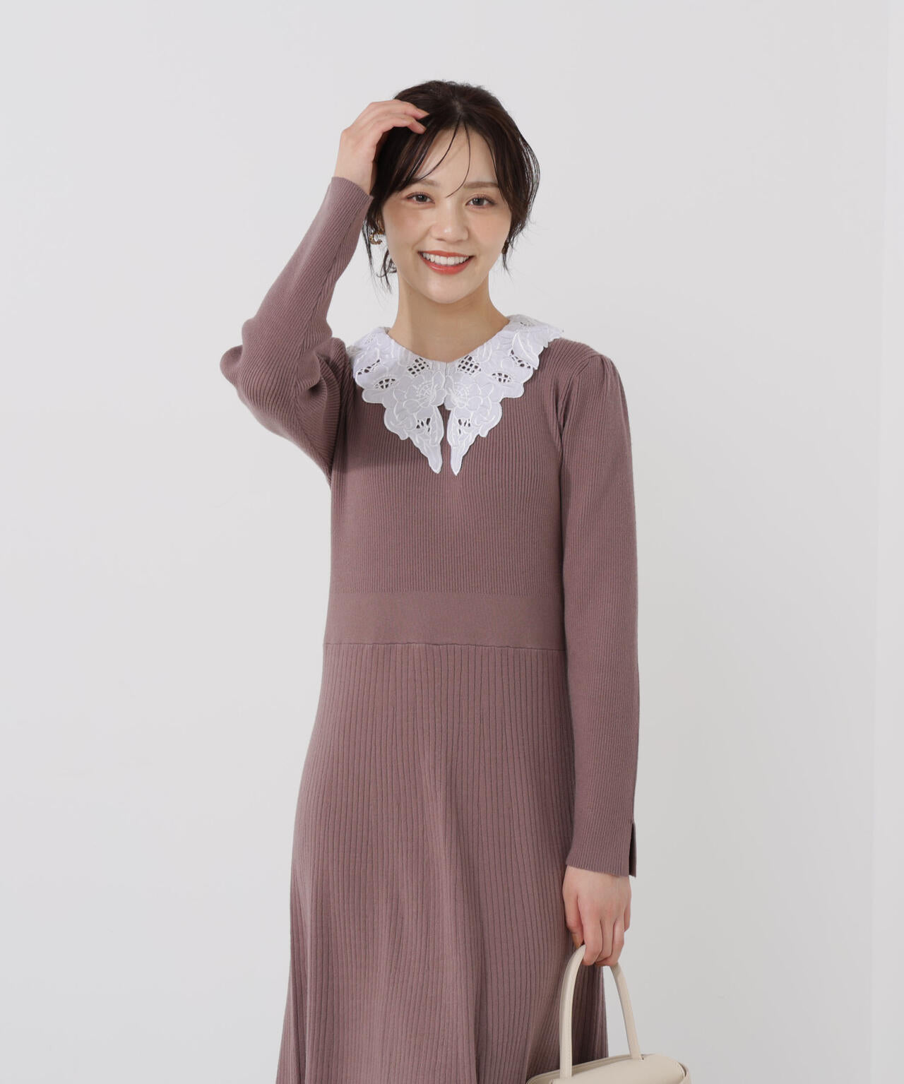 加藤栞さん着用】レース襟付きニットワンピース | PROPORTION BODY