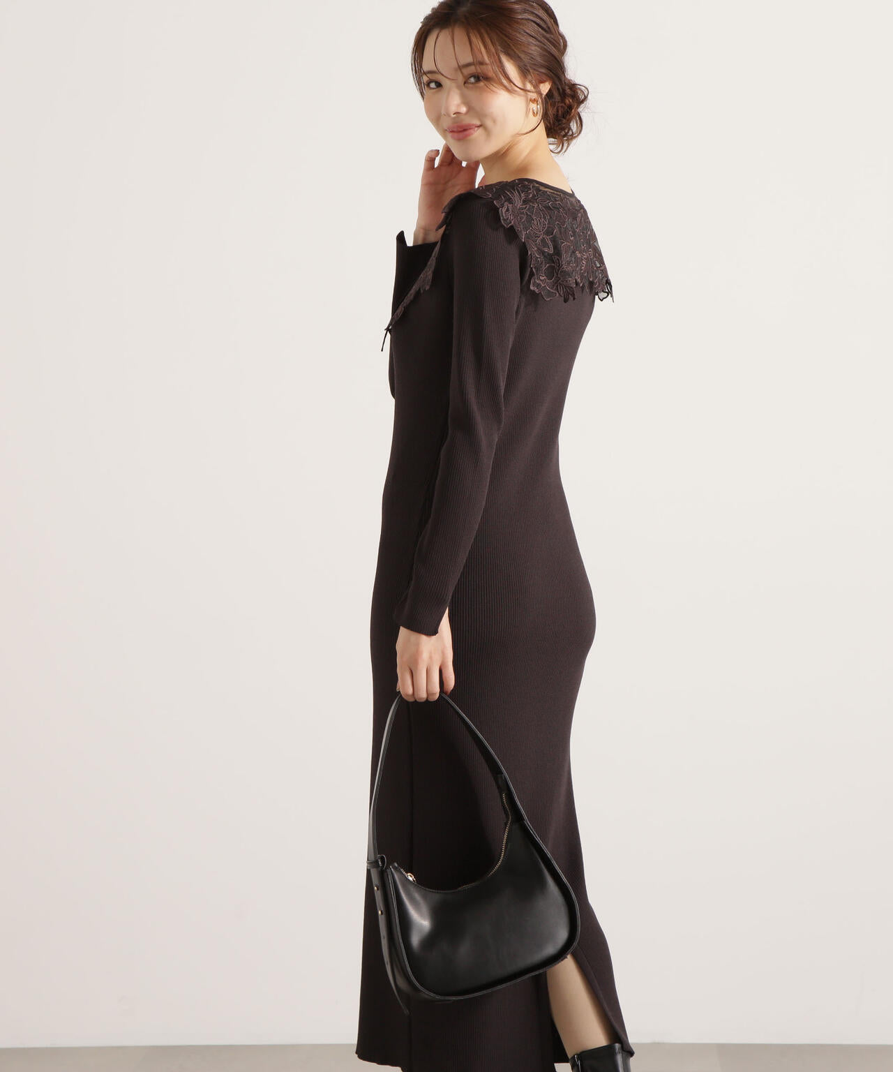 【松川星さん着用】ケープ風レース付きニットワンピース