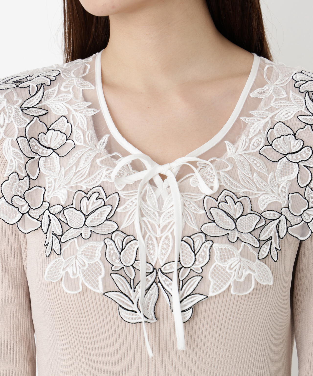 【松川星さん着用】ケープ風レース付きニットワンピース