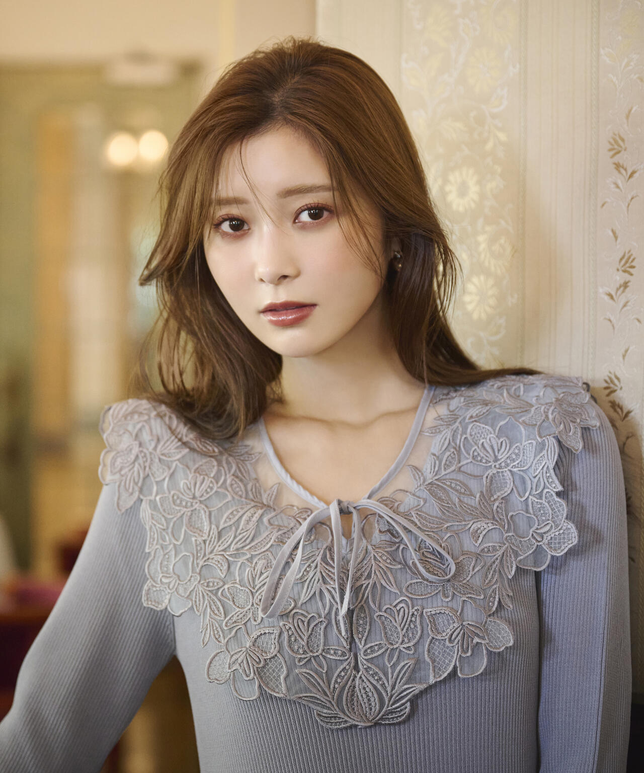 【松川星さん着用】ケープ風レース付きニットワンピース