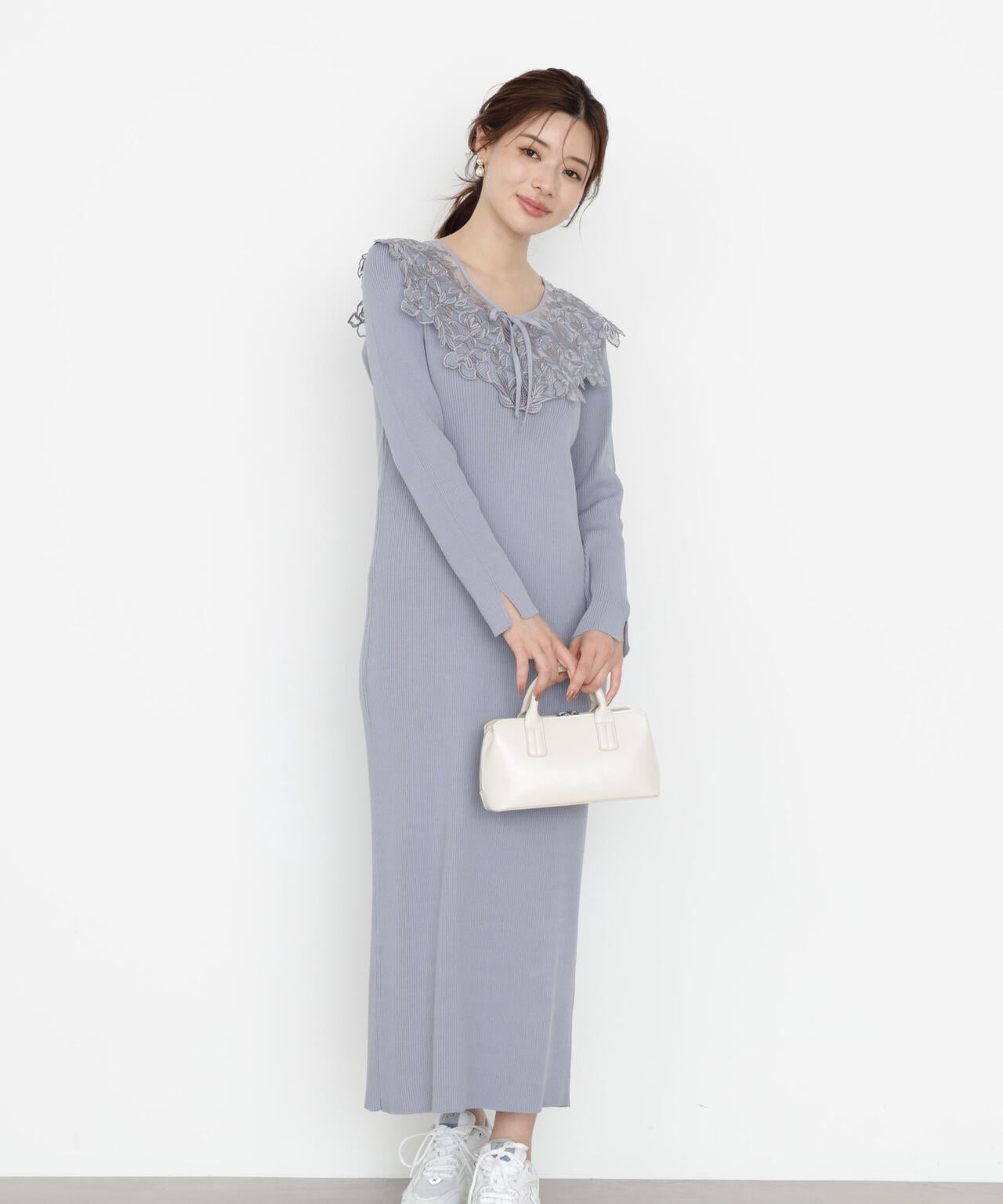 【松川星さん着用】ケープ風レース付きニットワンピース