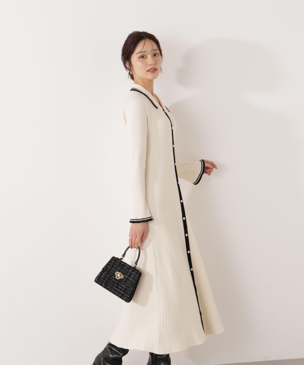 EDIT COLOGNE》バイカラー衿ニットワンピース【WEB・一部店舗限定