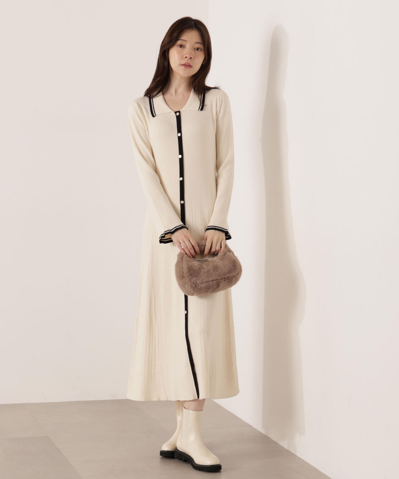 EDIT COLOGNE》バイカラー衿ニットワンピース【WEB・一部店舗限定