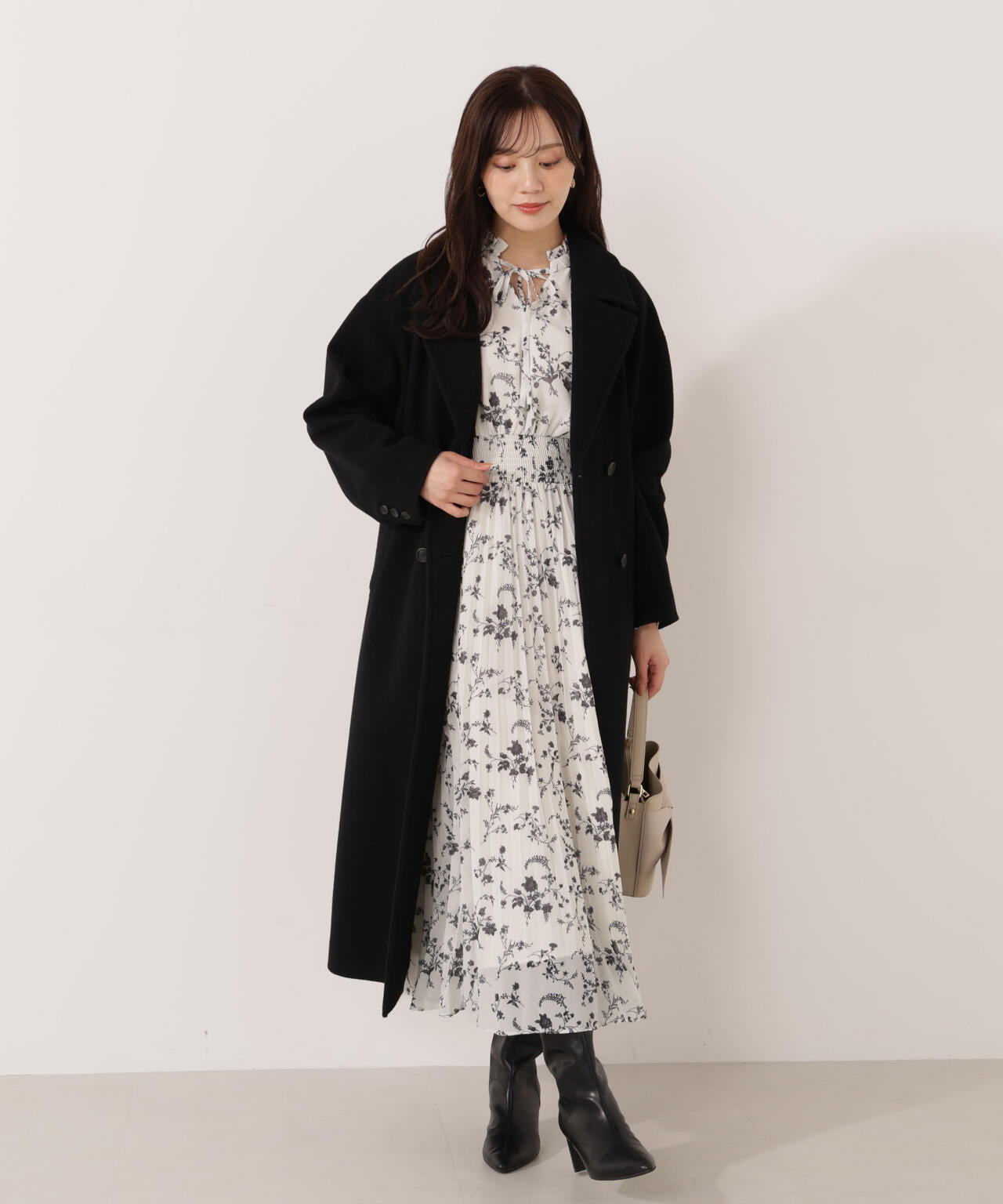 【加藤栞さん着用】ダブル釦チェスターコート