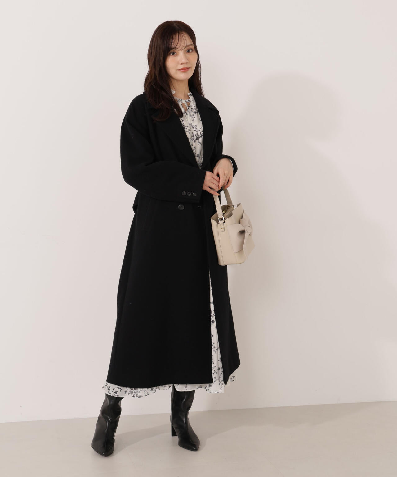 【加藤栞さん着用】ダブル釦チェスターコート