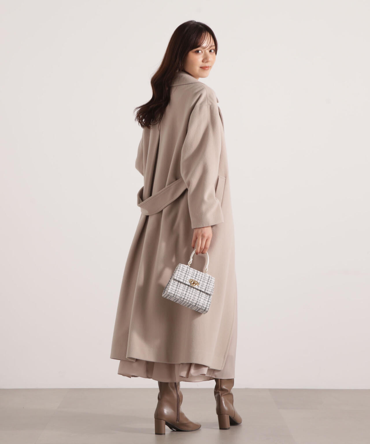 【加藤栞さん着用】ダブル釦チェスターコート