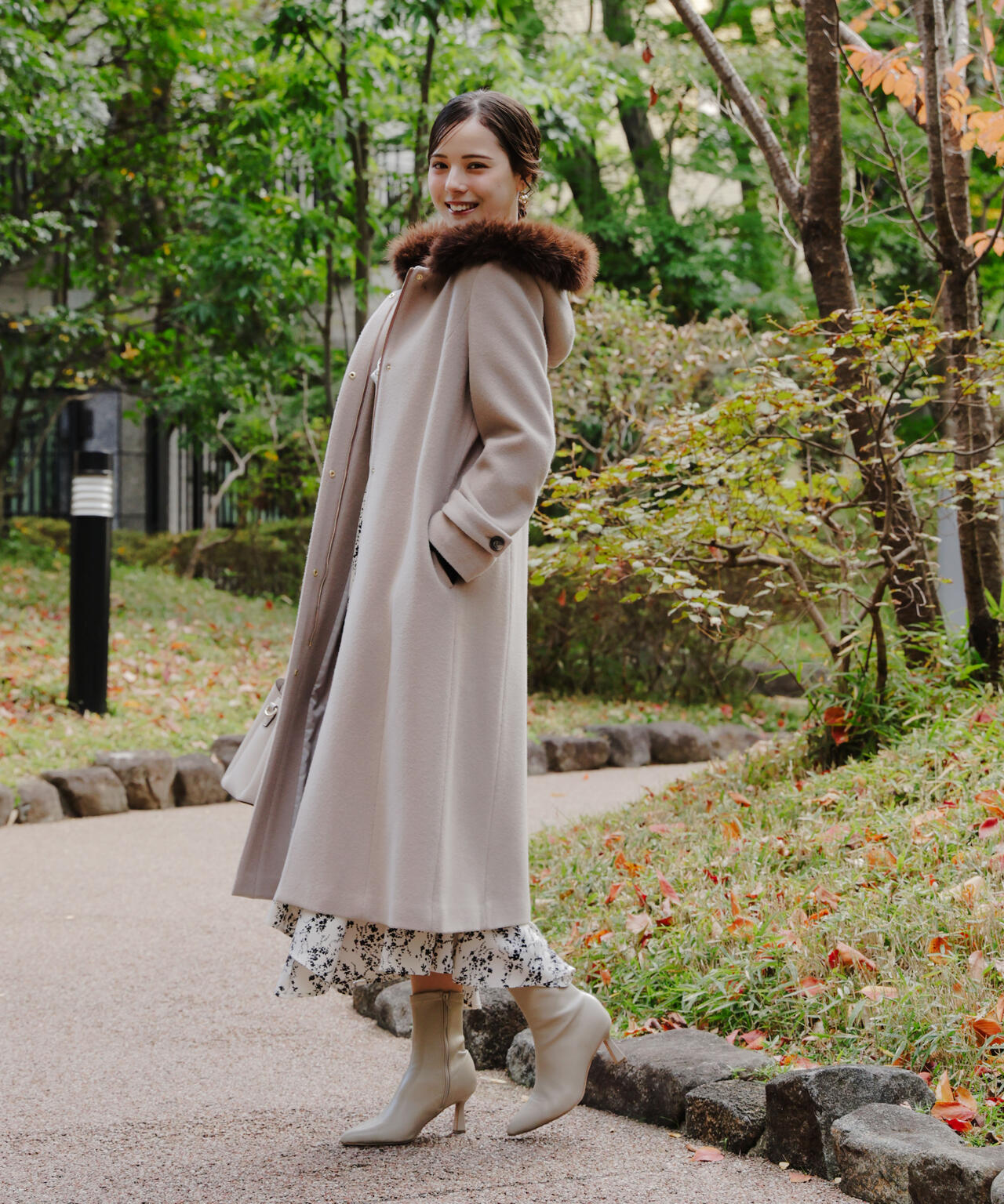 モッサフードフェイクファーロングコート