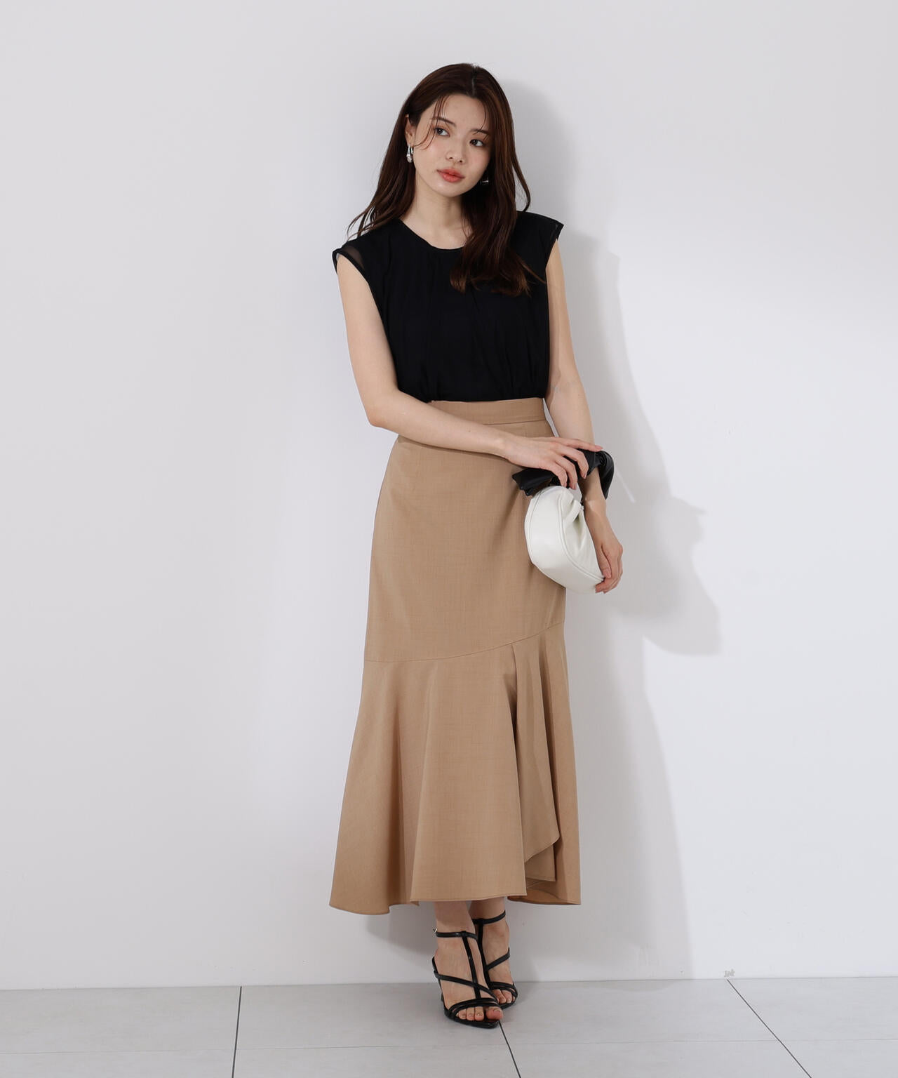 タック入りチュールトップス