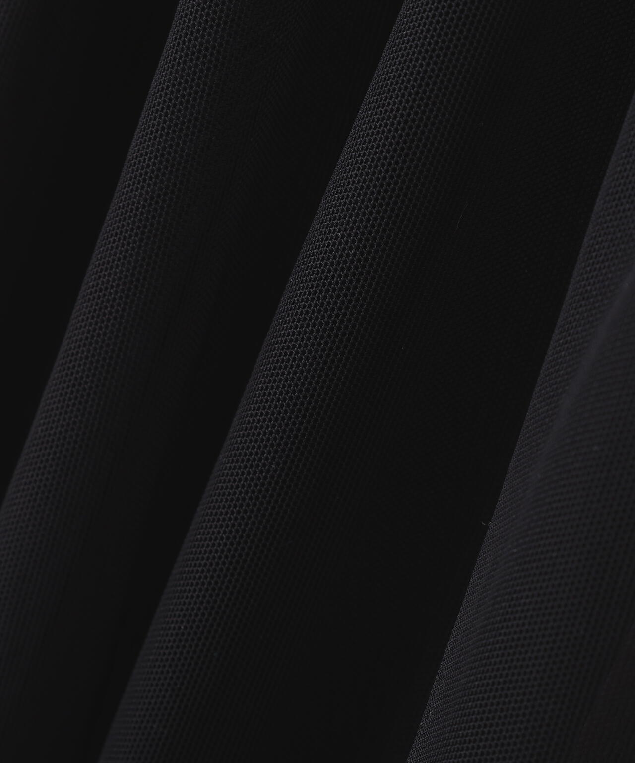 タック入りチュールトップス