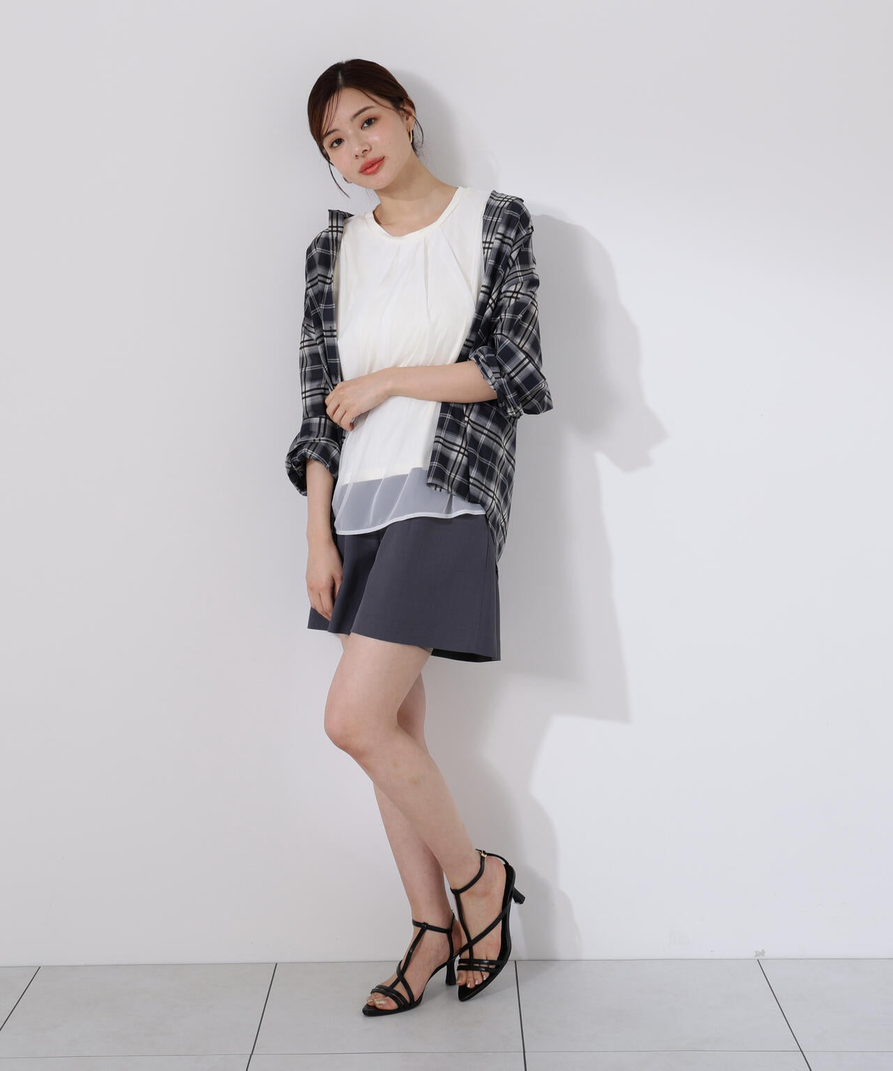 タック入りチュールトップス