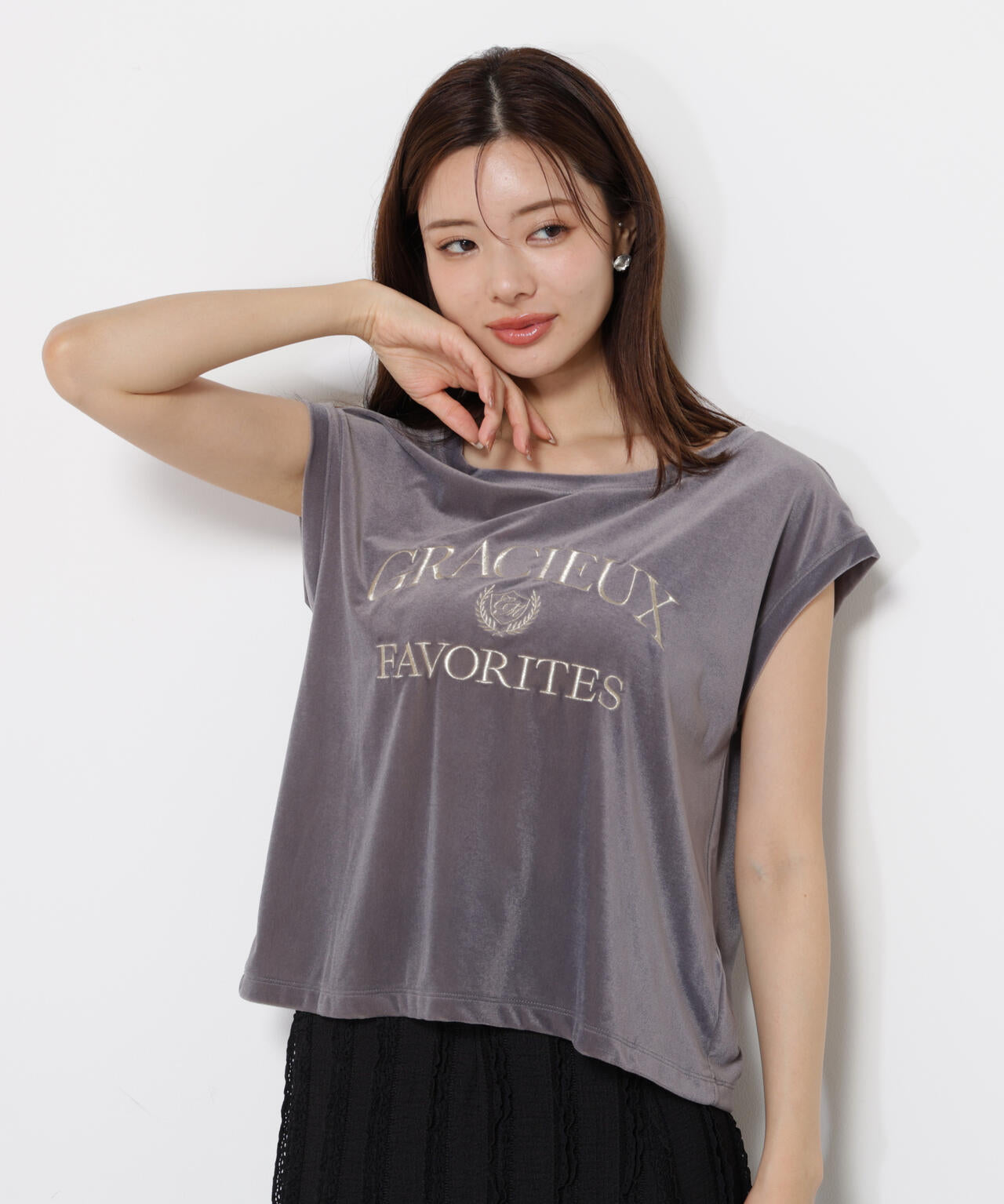 ＜ハンドウォッシャブル＞シアーベロア刺繍Tシャツ