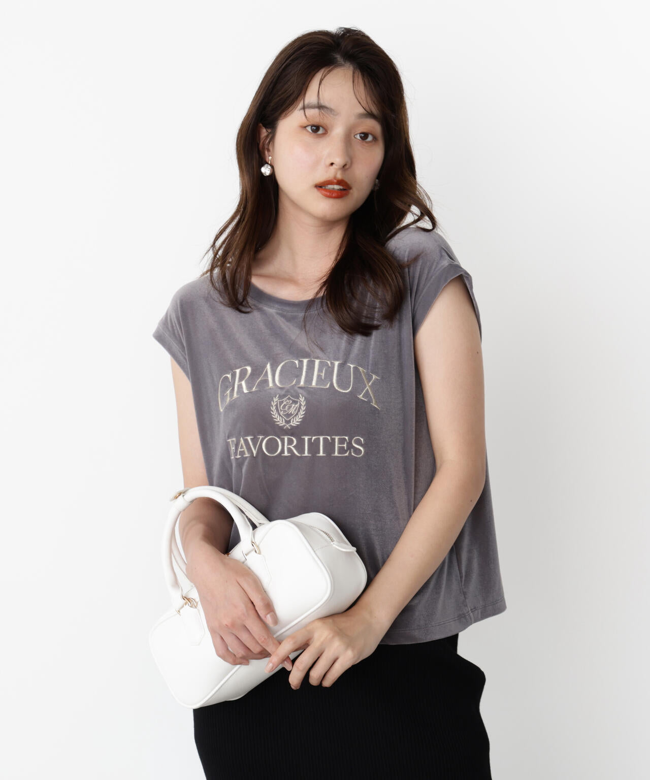 ＜ハンドウォッシャブル＞シアーベロア刺繍Tシャツ