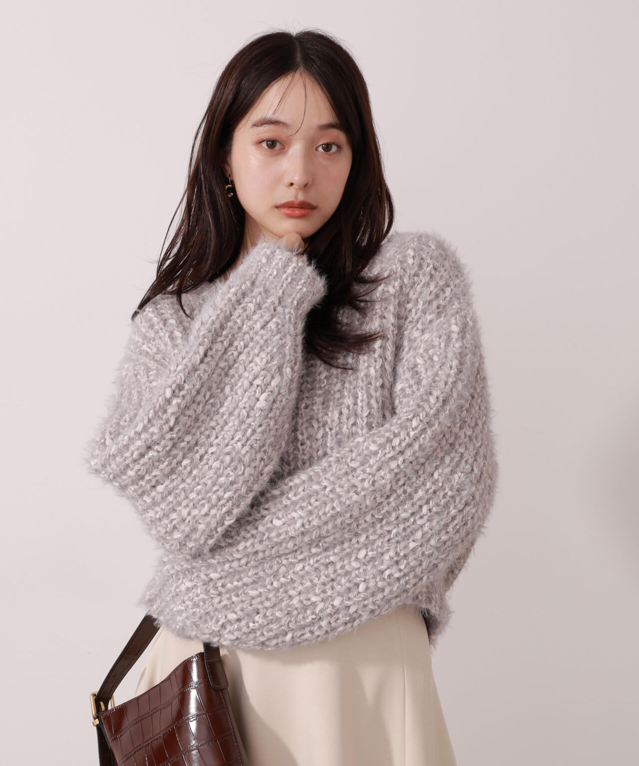 ローゲージざっくりニット