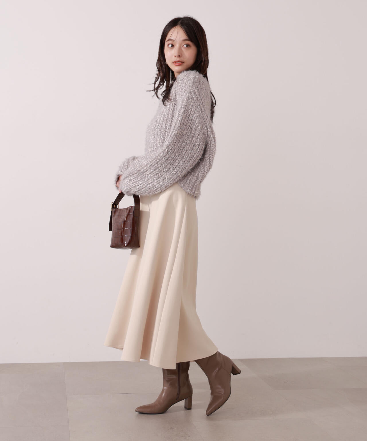 ローゲージざっくりニット