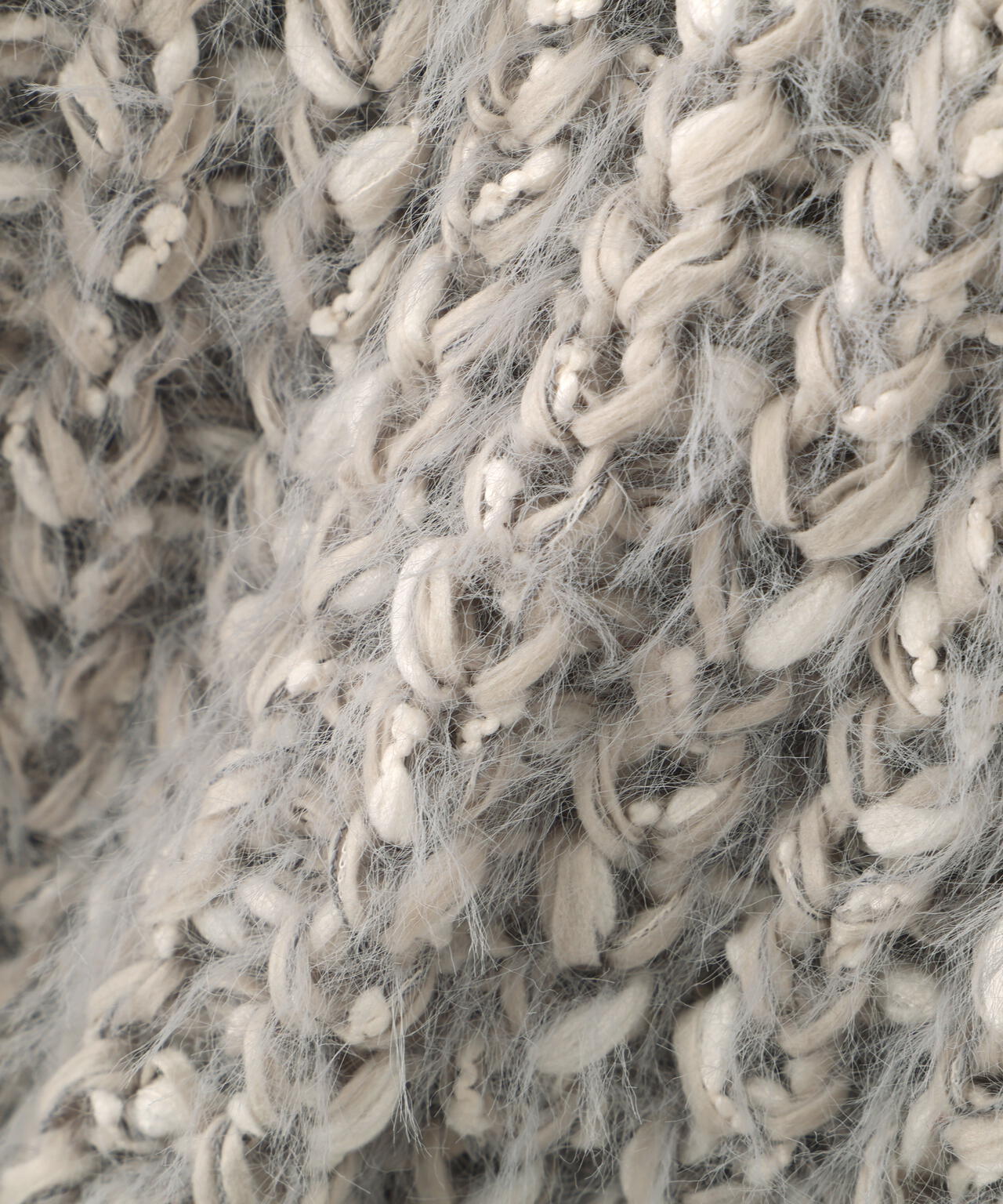 ローゲージざっくりニット