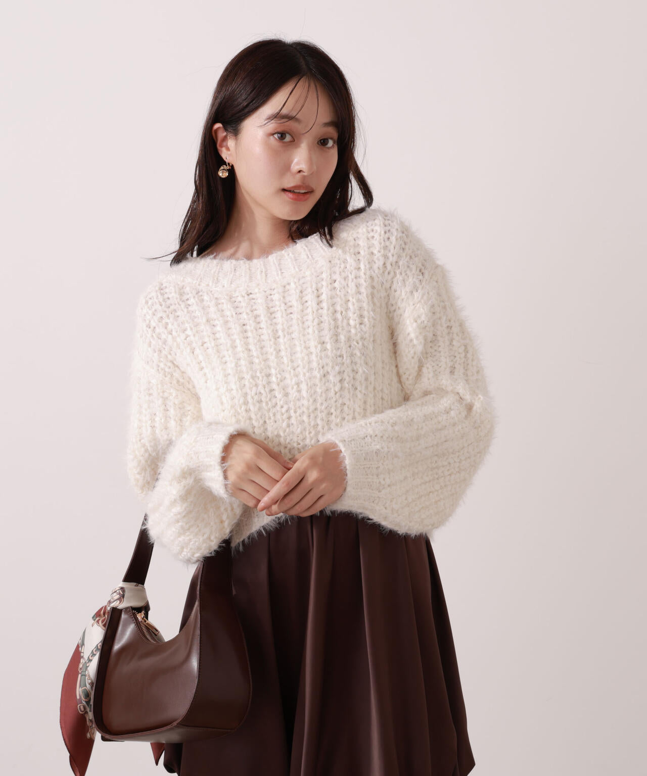 ローゲージざっくりニット