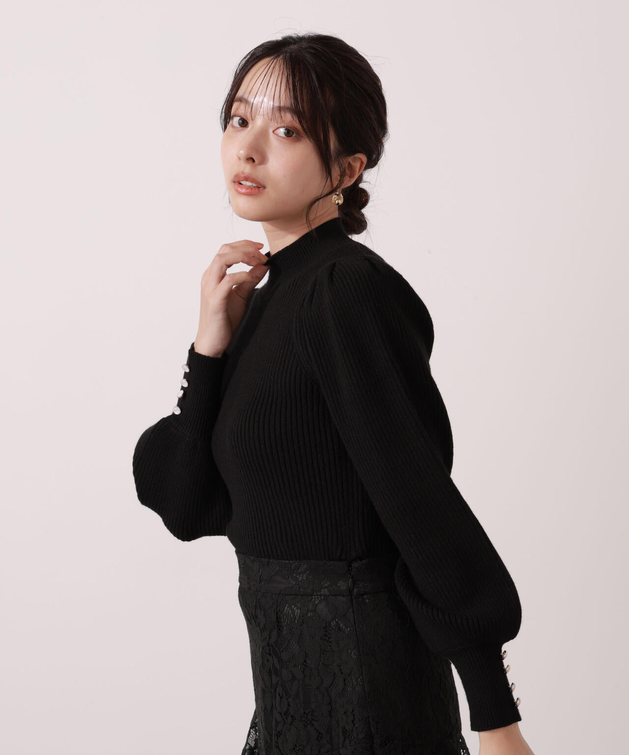 ＜ハンドウォッシャブル＞ハイネックボリュームスリーブニット