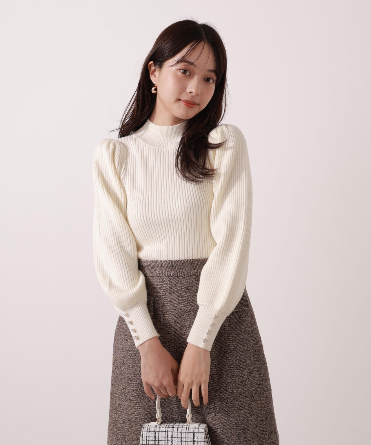 ＜ハンドウォッシャブル＞ハイネックボリュームスリーブニット