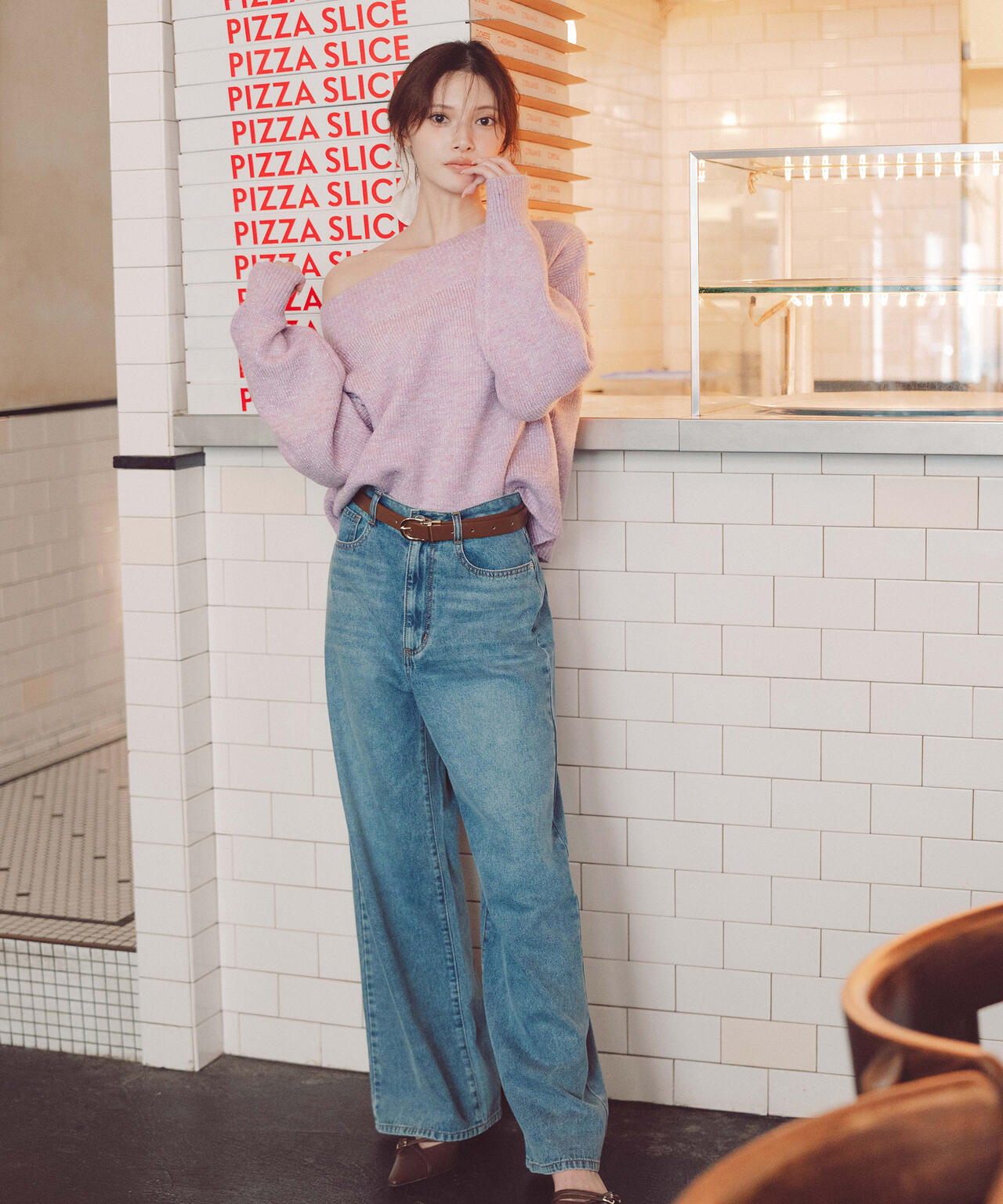 【青島心さん着用】ラメ入りオフショル畔ニット