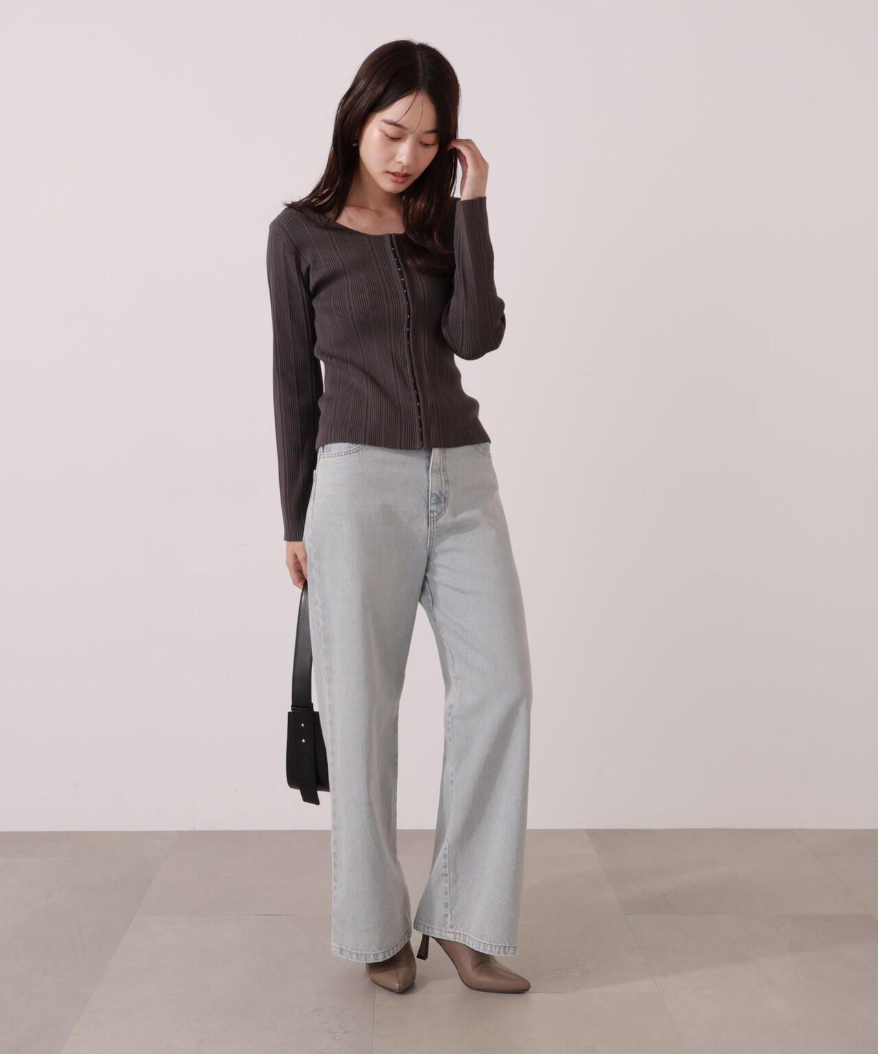 ＜ウォッシャブル＞フロントホックニット