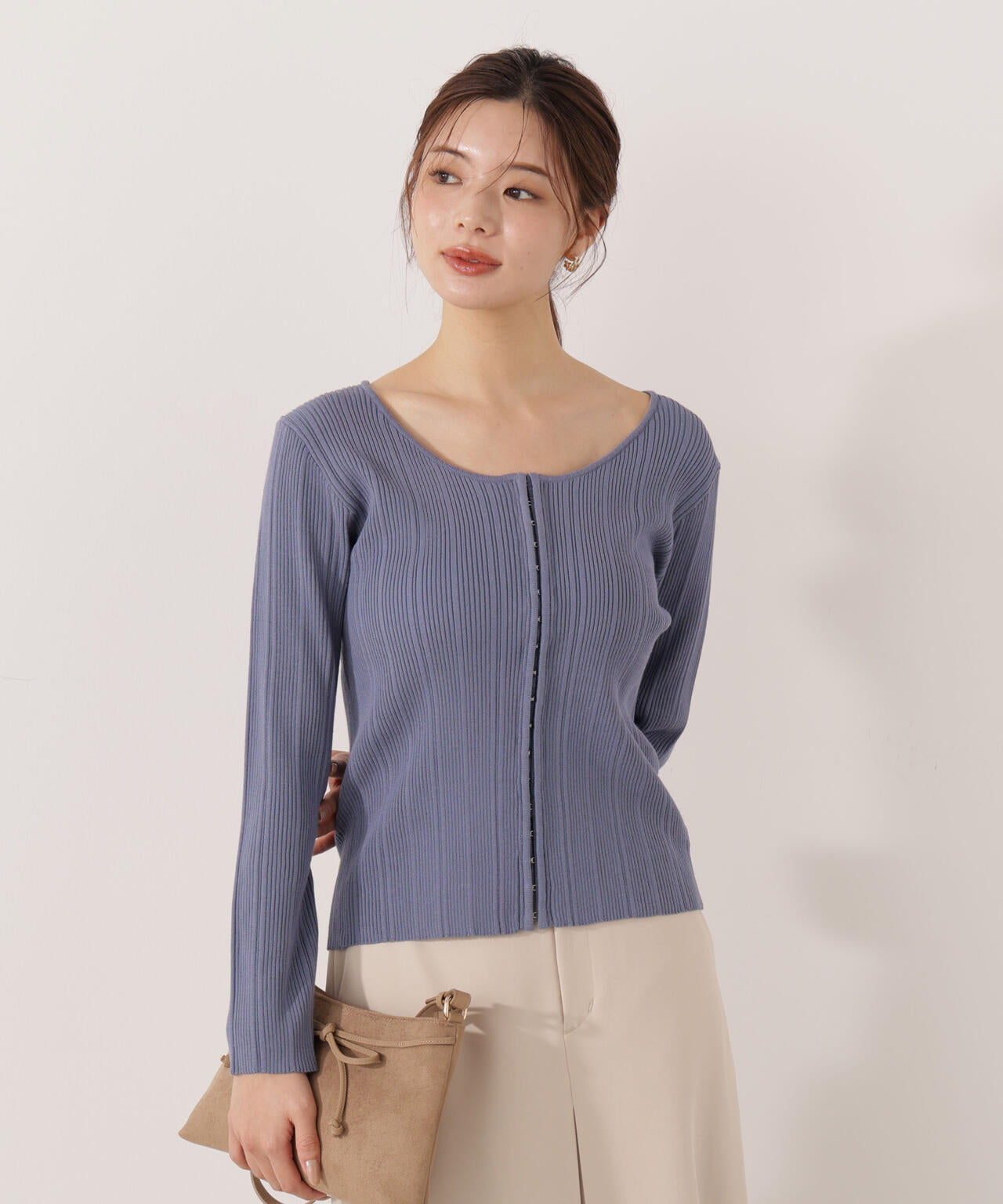 ＜ウォッシャブル＞フロントホックニット