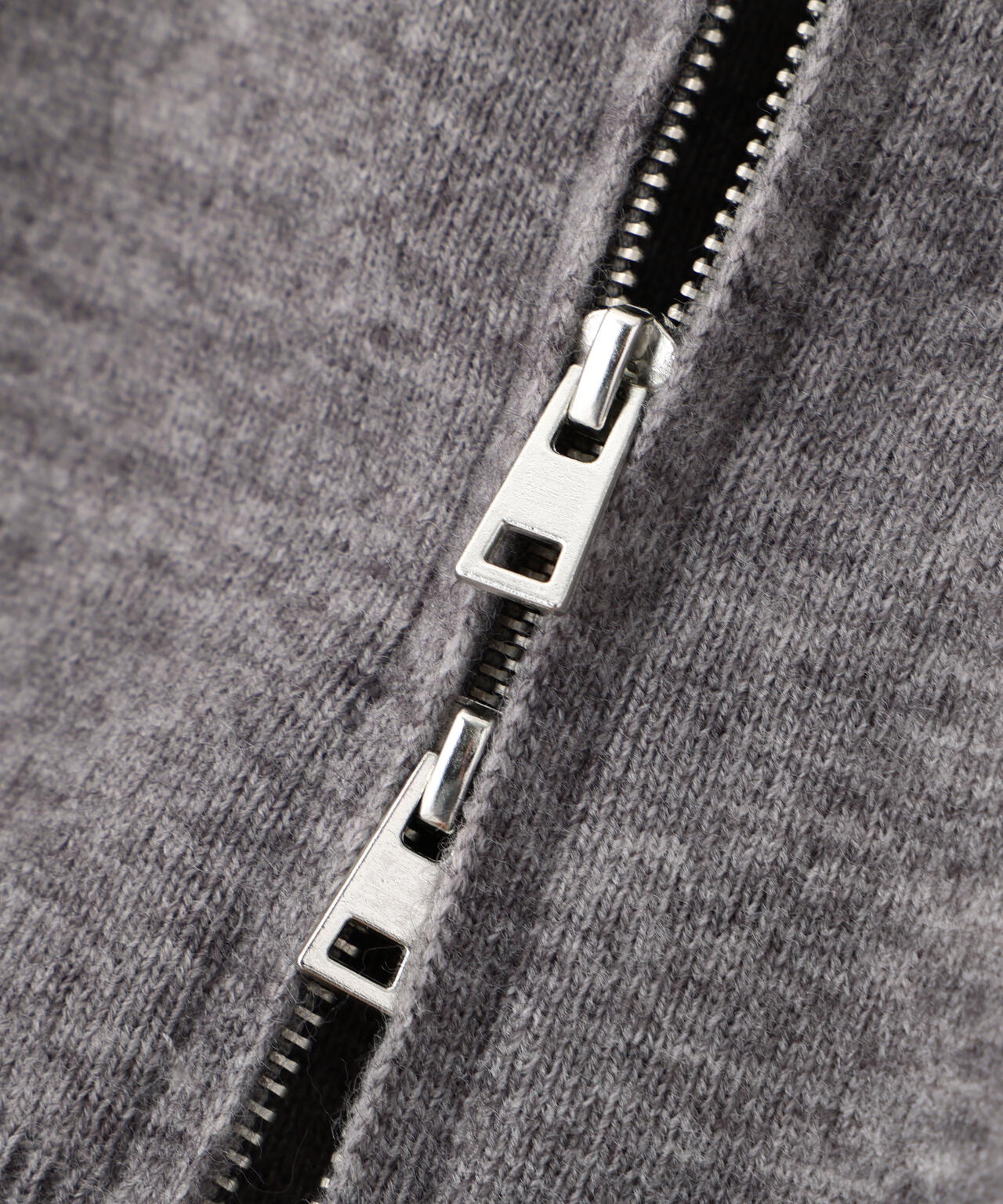 青島心さん着用】合皮カラー取り外しZIPニット | PROPORTION