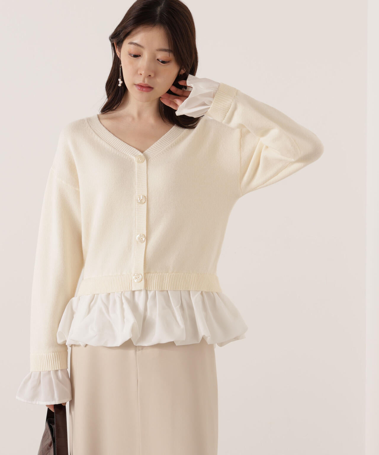 ＜ウォッシャブル＞バルーンペプラムニット