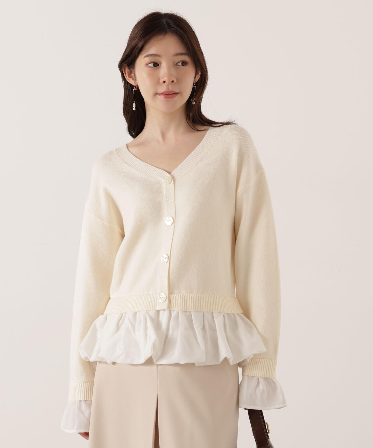 ＜ウォッシャブル＞バルーンペプラムニット