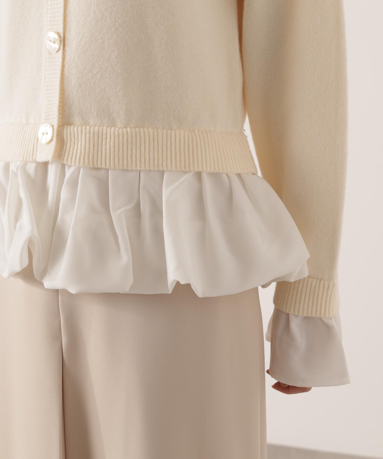 ＜ウォッシャブル＞バルーンペプラムニット