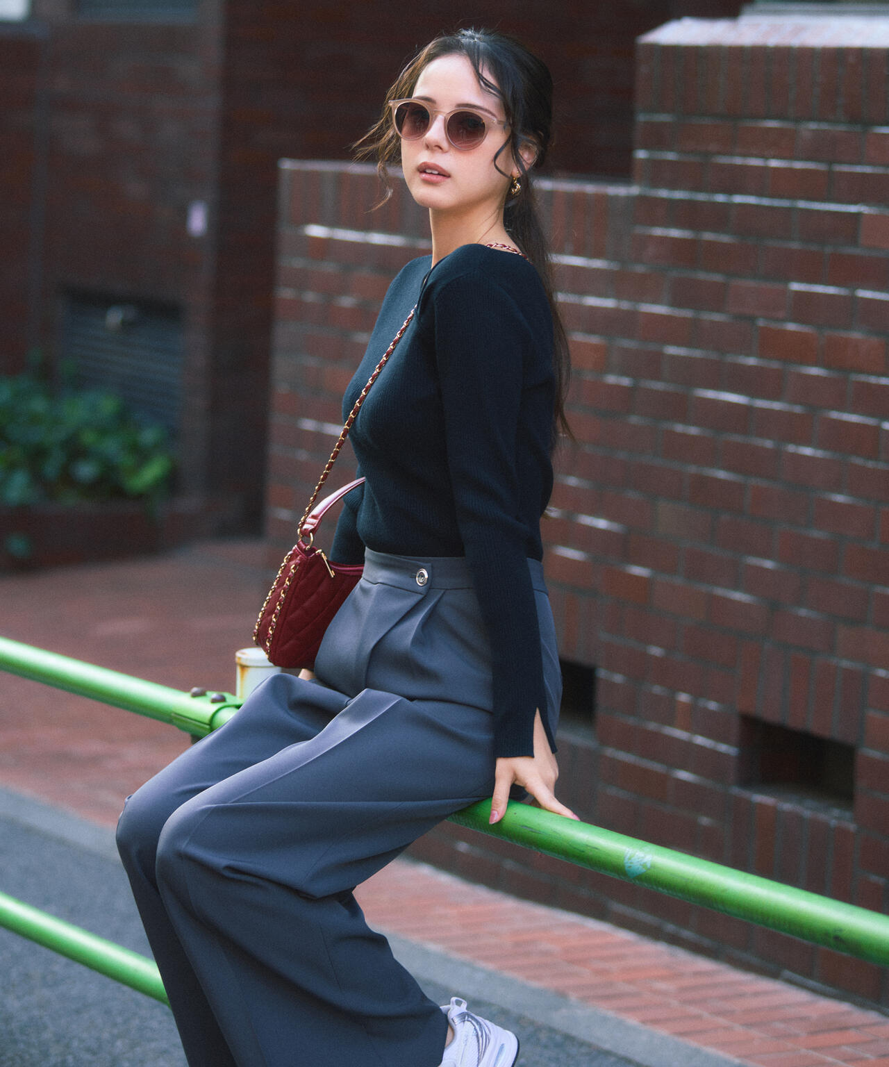 ＜ウォッシャブル＞アシメネックリブニット