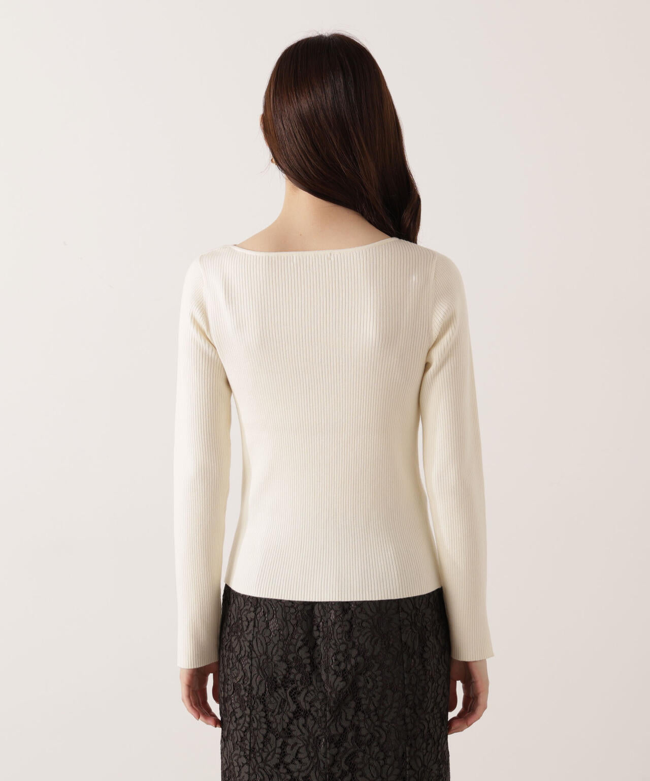 ＜ウォッシャブル＞アシメネックリブニット