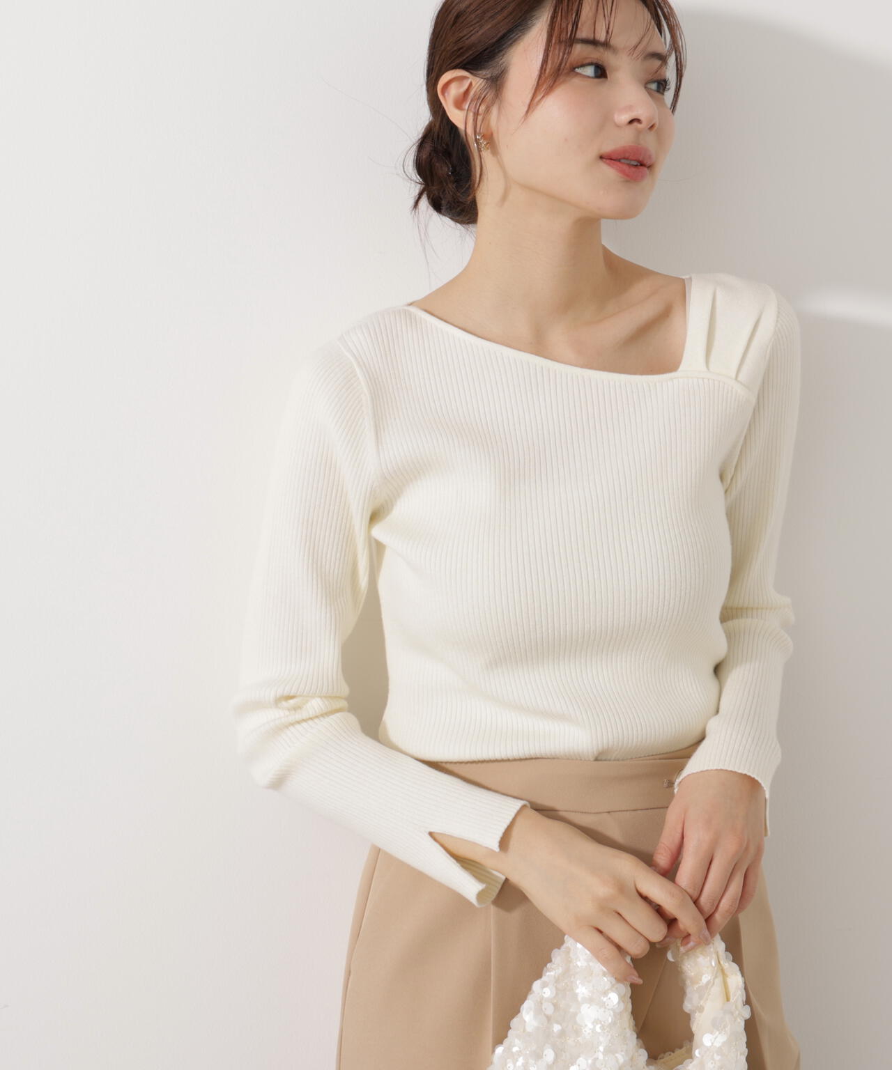 ＜ウォッシャブル＞アシメネックリブニット