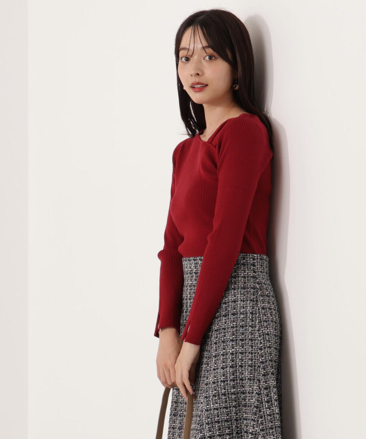 ＜ウォッシャブル＞アシメネックリブニット