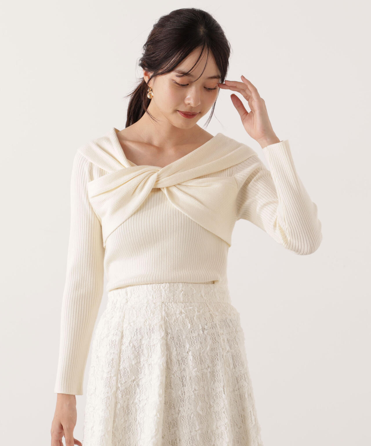 リボンオフショルリブニット