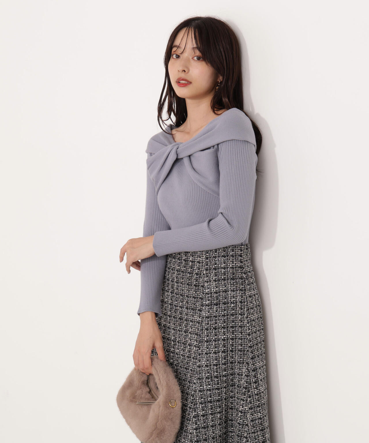 リボンオフショルリブニット