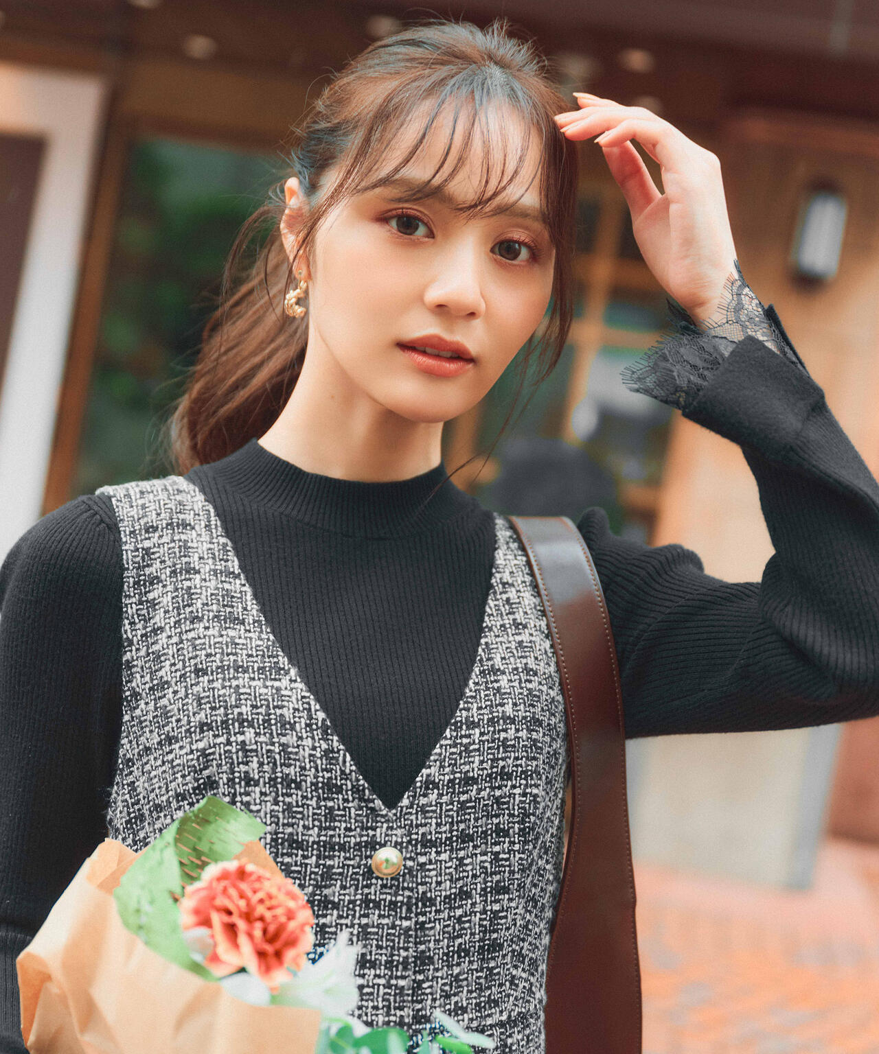 【加藤栞さん着用】レースドッキングスリーブニット