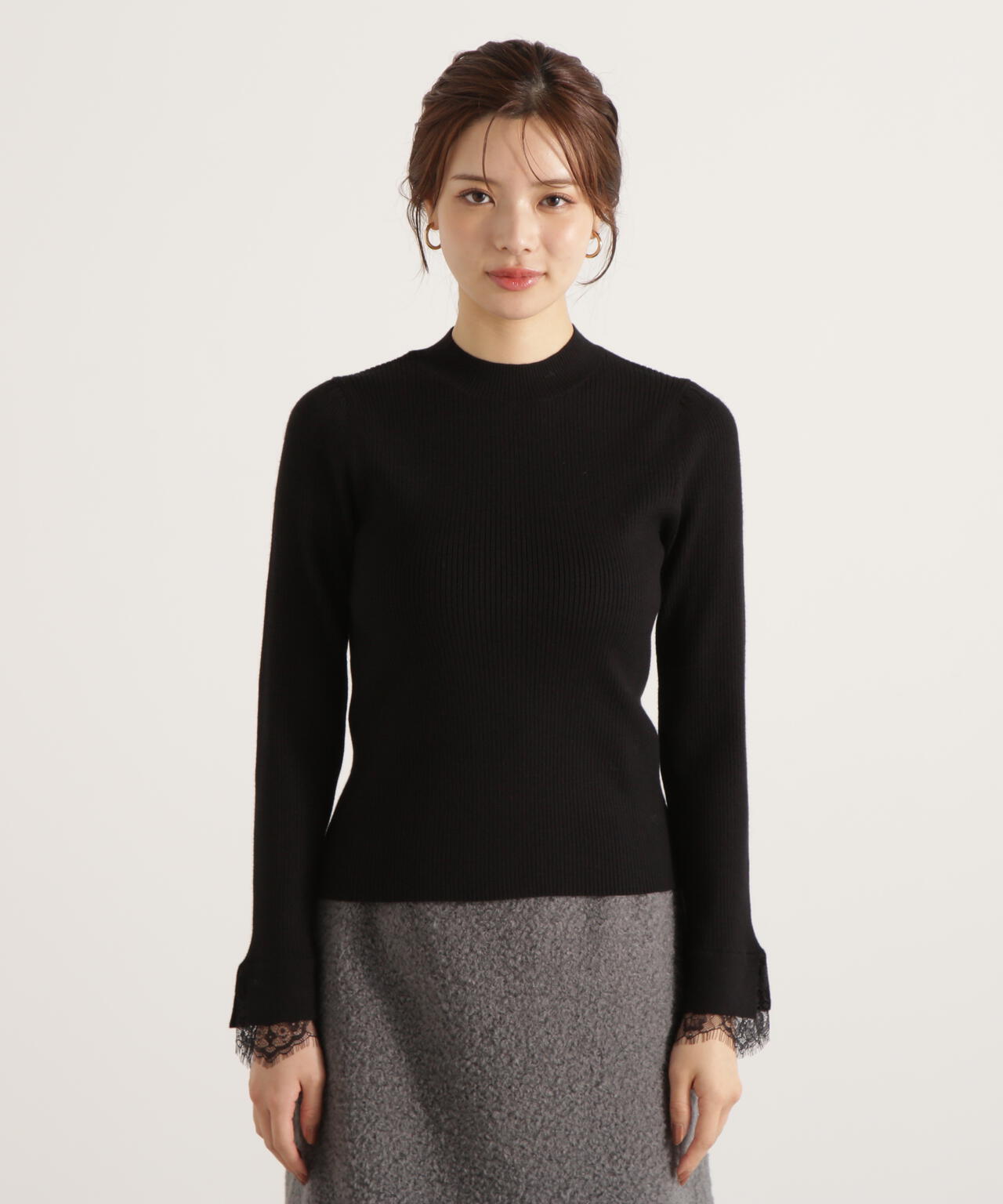 【加藤栞さん着用】レースドッキングスリーブニット