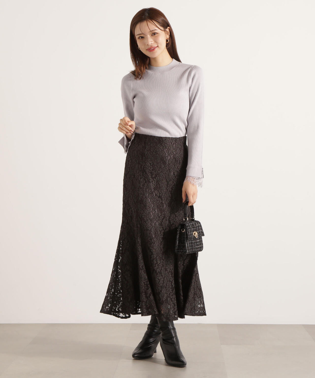【加藤栞さん着用】レースドッキングスリーブニット