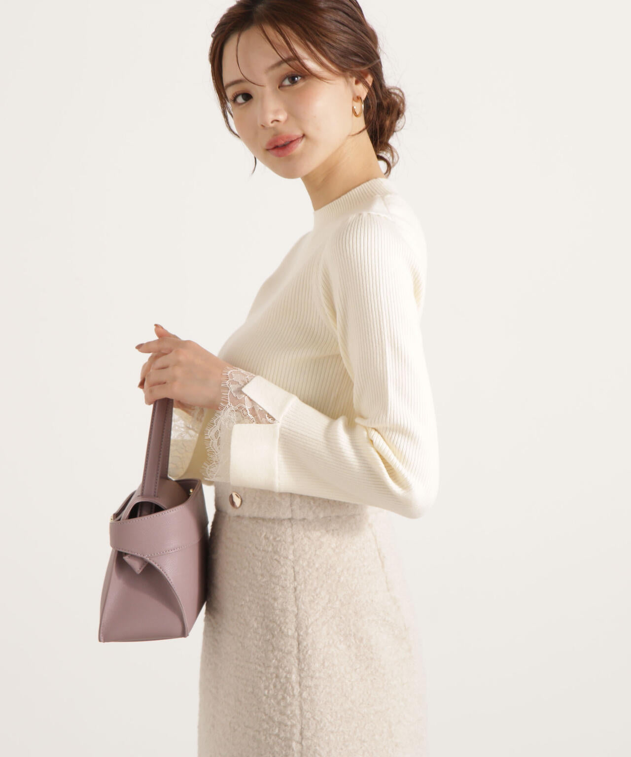 【加藤栞さん着用】レースドッキングスリーブニット