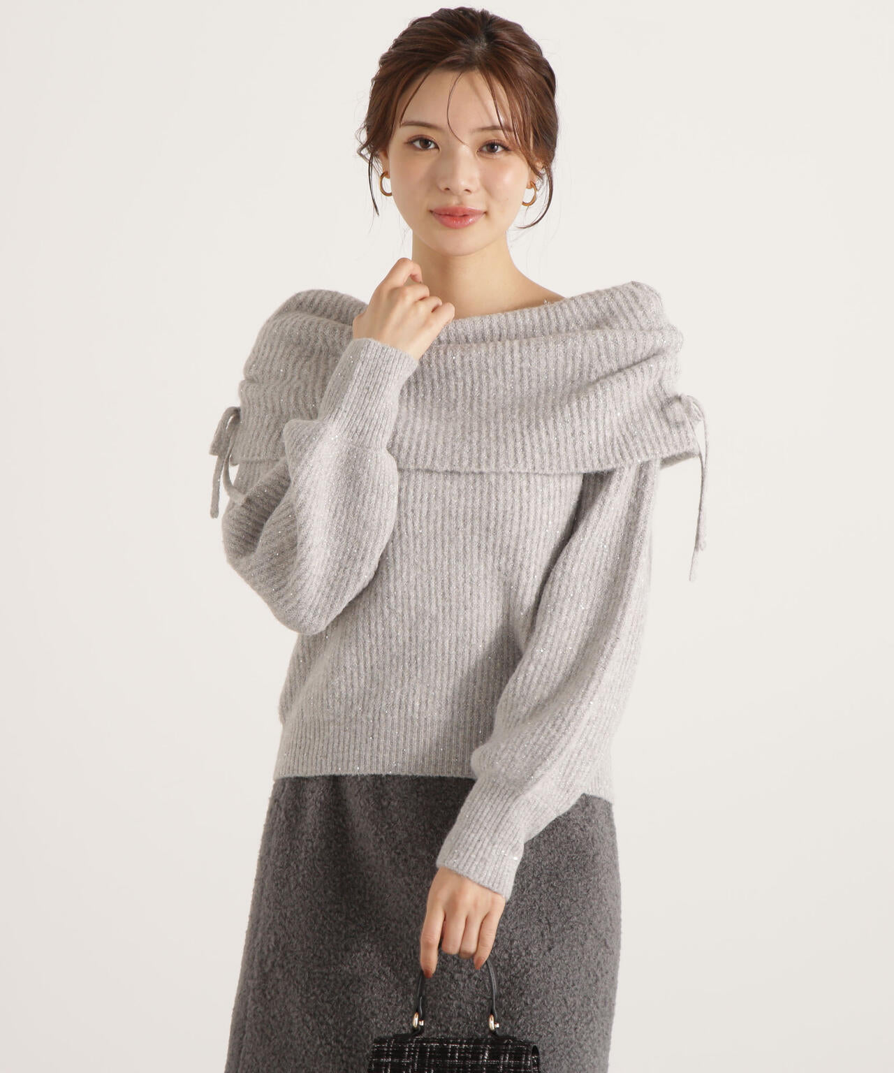 リボン付きオフショルニット