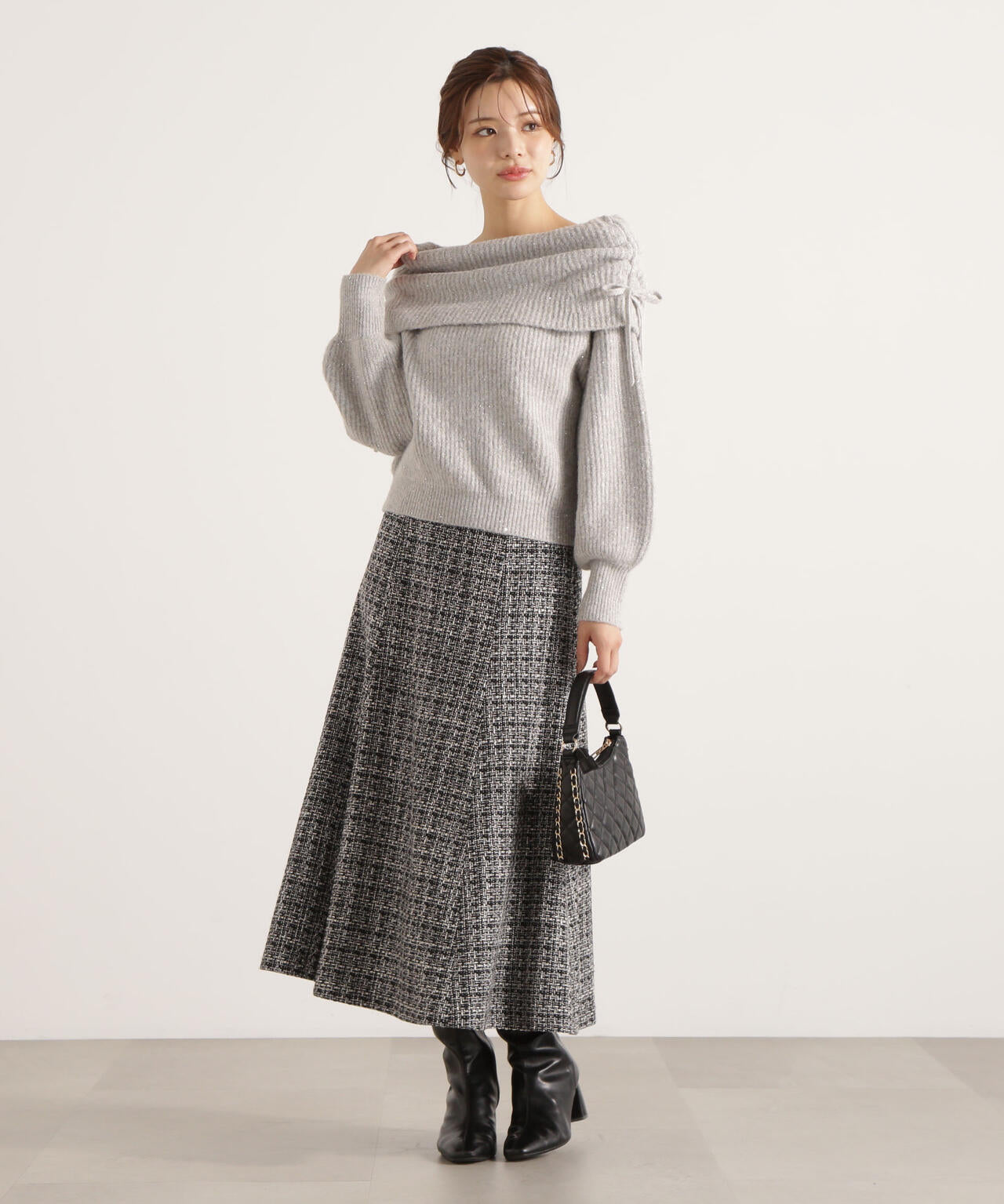 リボン付きオフショルニット