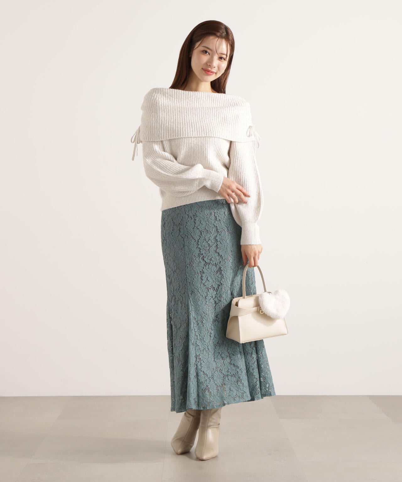 リボン付きオフショルニット