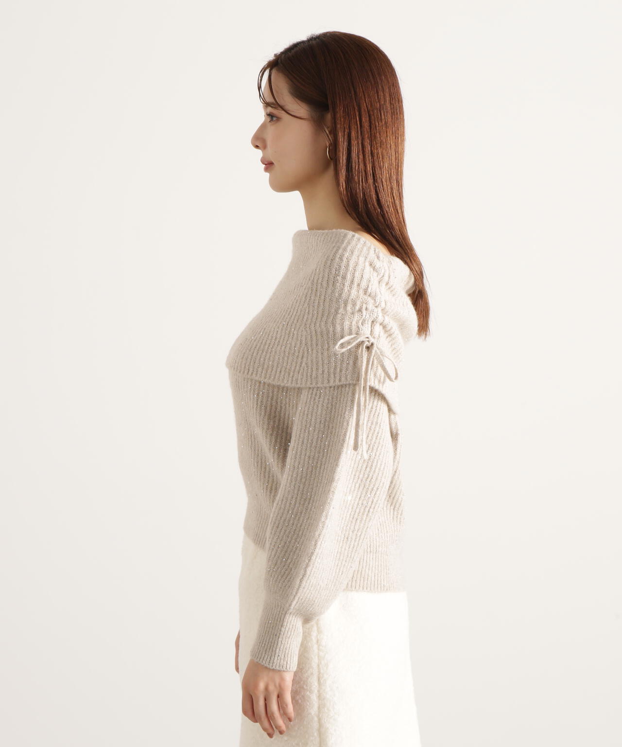 リボン付きオフショルニット