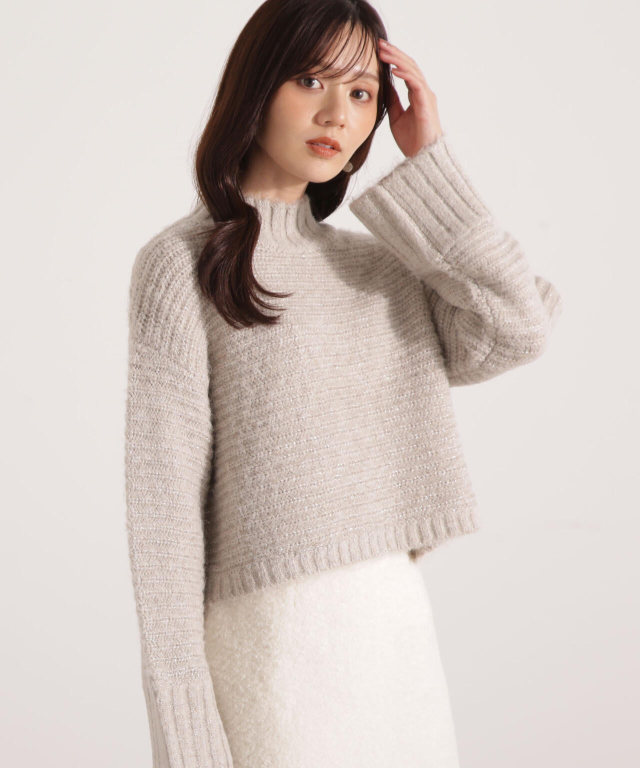 ウールブレンドスタンドカラー畔ニット