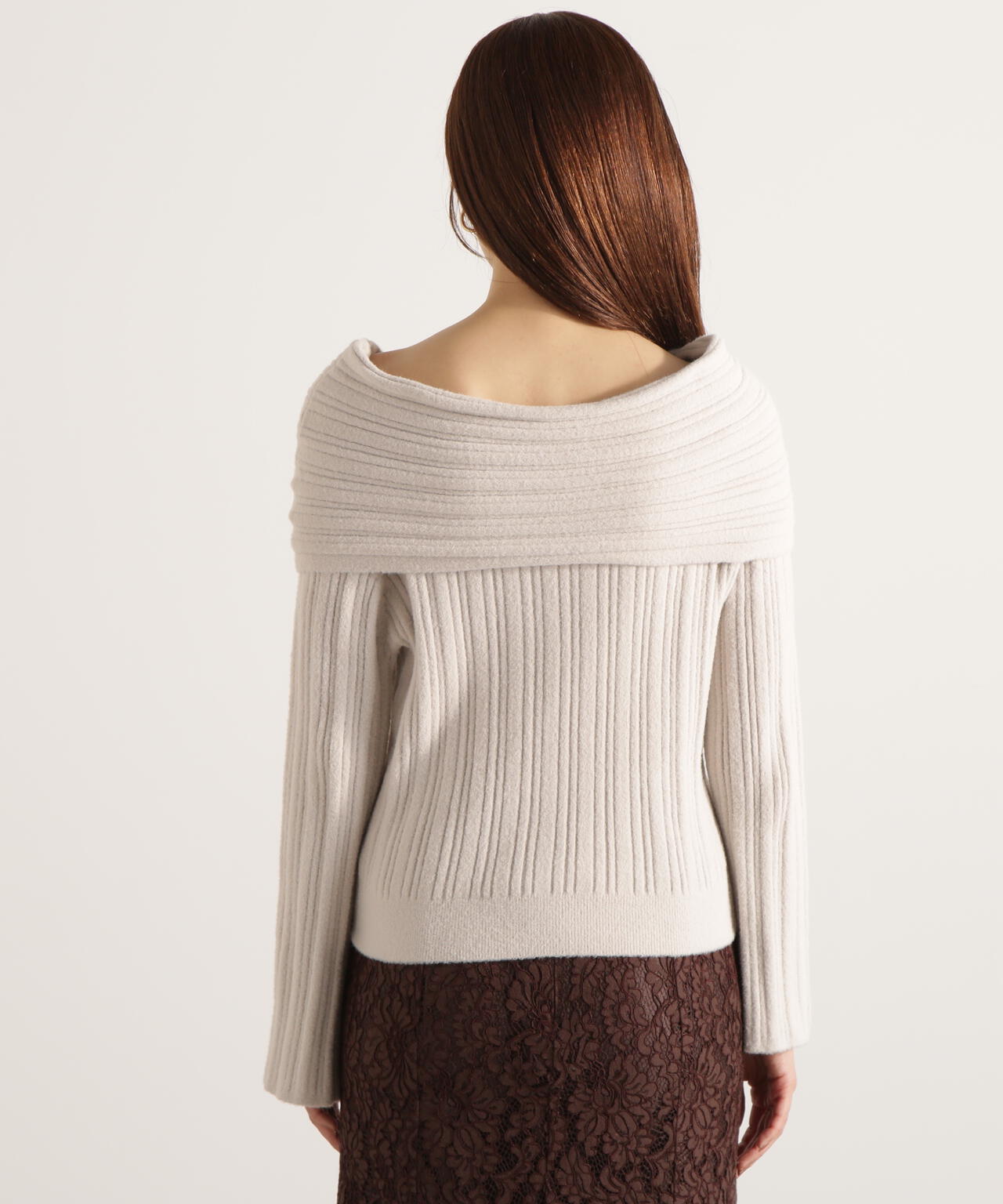 【加藤栞さん着用】ランダムリブオフショルニット