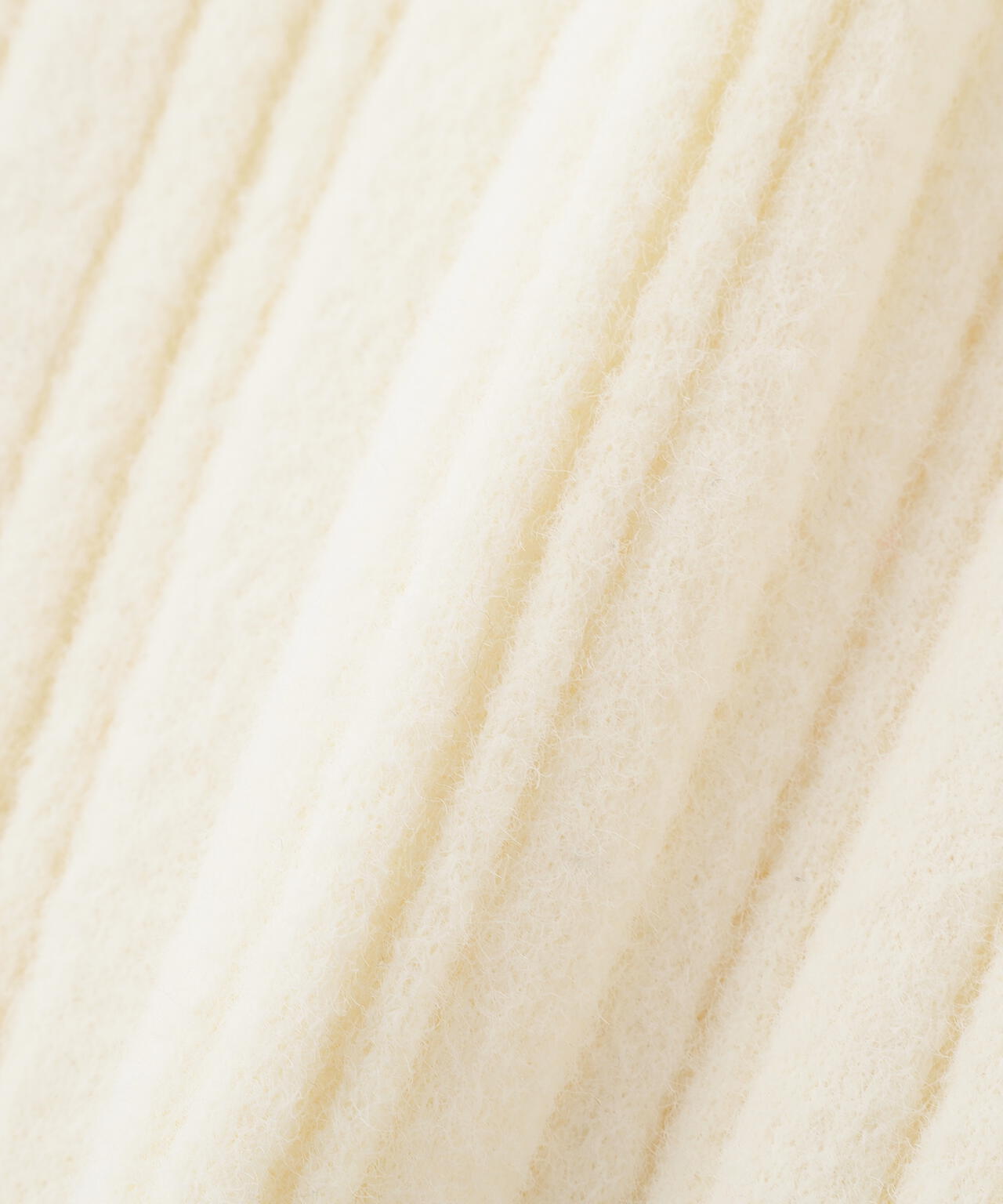 【加藤栞さん着用】ランダムリブオフショルニット